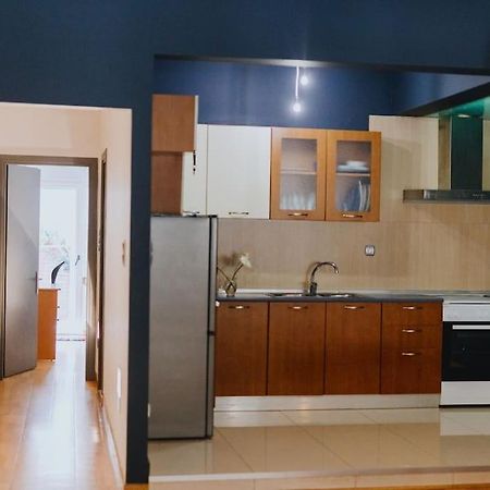 Cosy & Spacious Central Apartment Komotini Buitenkant foto