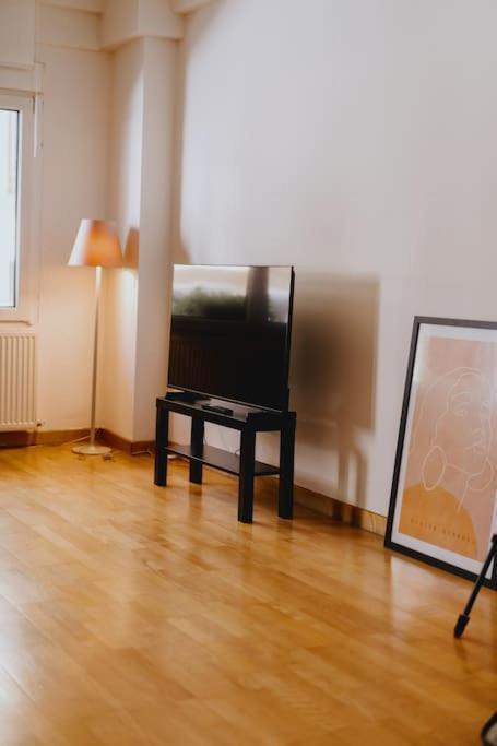 Cosy & Spacious Central Apartment Komotini Buitenkant foto