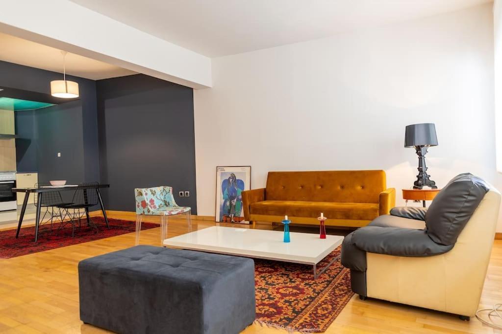 Cosy & Spacious Central Apartment Komotini Buitenkant foto