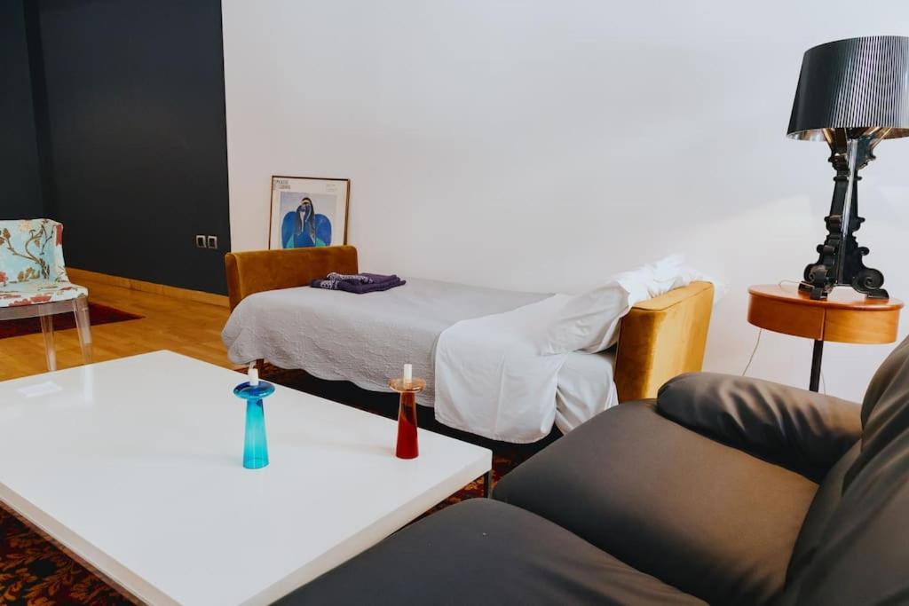 Cosy & Spacious Central Apartment Komotini Buitenkant foto