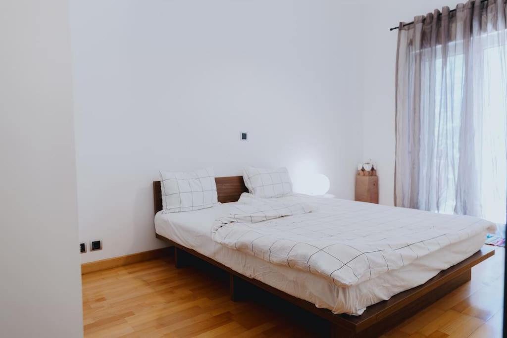 Cosy & Spacious Central Apartment Komotini Buitenkant foto