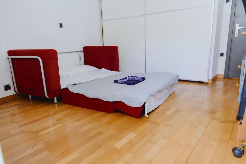 Cosy & Spacious Central Apartment Komotini Buitenkant foto
